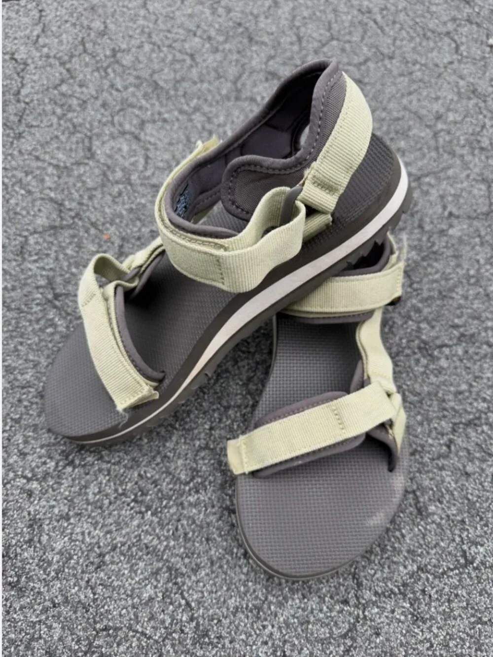 Teva Universal Trail Sandals Women’s Size 9 Brown Tan Rugged Vibram Outsoles